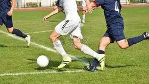 菲教头回击：中企红牌裁决争议，批裁判讽刺伤者